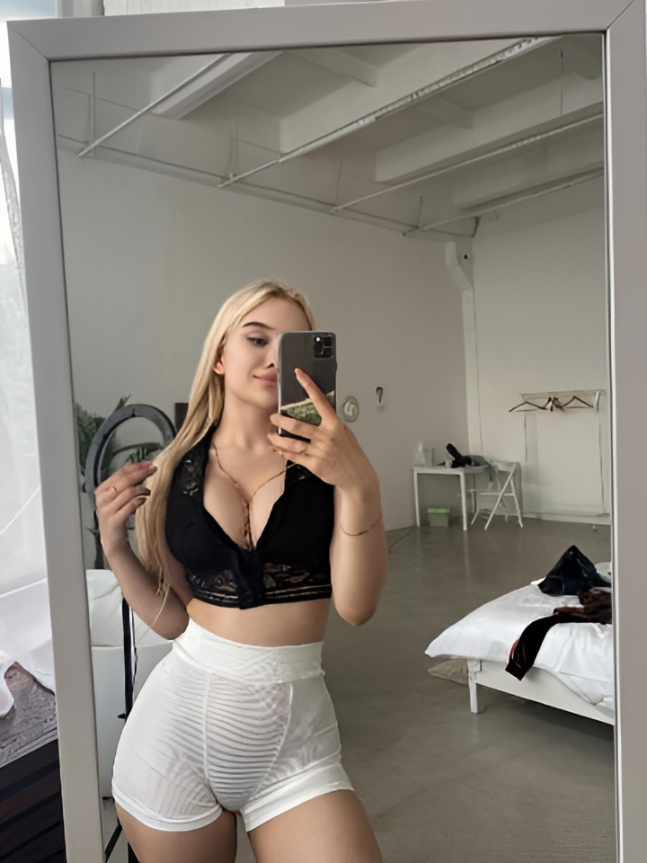 Виктория привлекальеная девушка из Красного села цена от 5000 руб