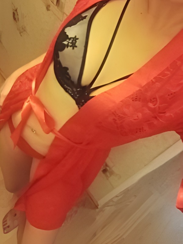 Кира привлекательная девушка из Красного села цена от 4000 руб