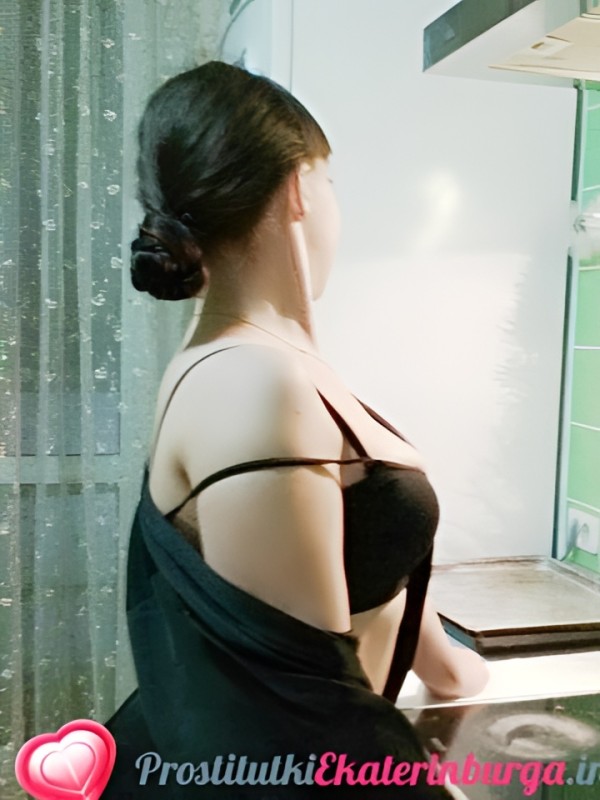 Юстина привлекательная девушка из Красного села цена от 10000 руб