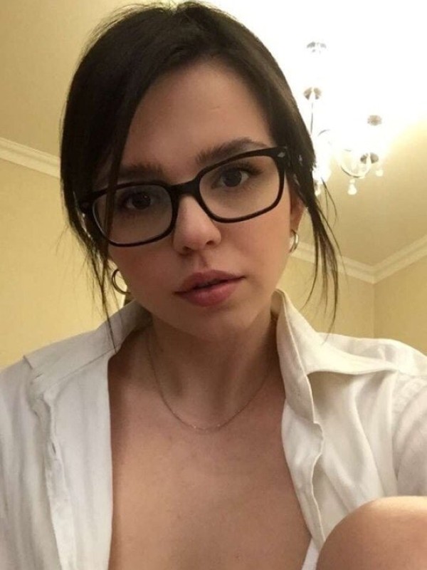 Олеся привлекательная девушка из Красного села цена от 3000 руб